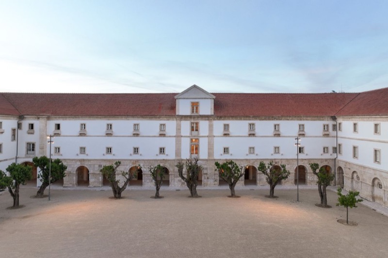 The Rachadouro Cloister at dusk
